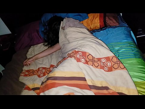 ❤️ Stepson berači svojo mlado mačeho, medtem ko ona spi. ☑ Porno na sl.porngifmag.ru ❌️